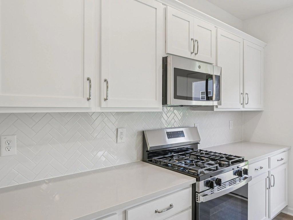 Towns at Crescent Mills - Dogwood Interior Image 7
