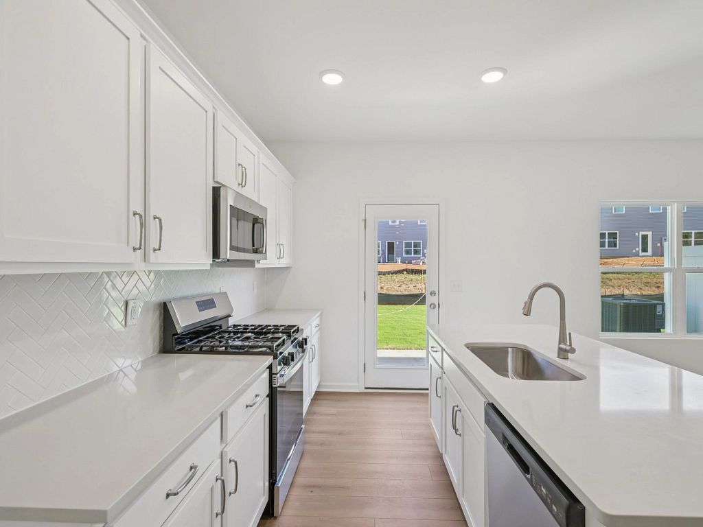 Towns at The Point - Dogwood Interior Image 8