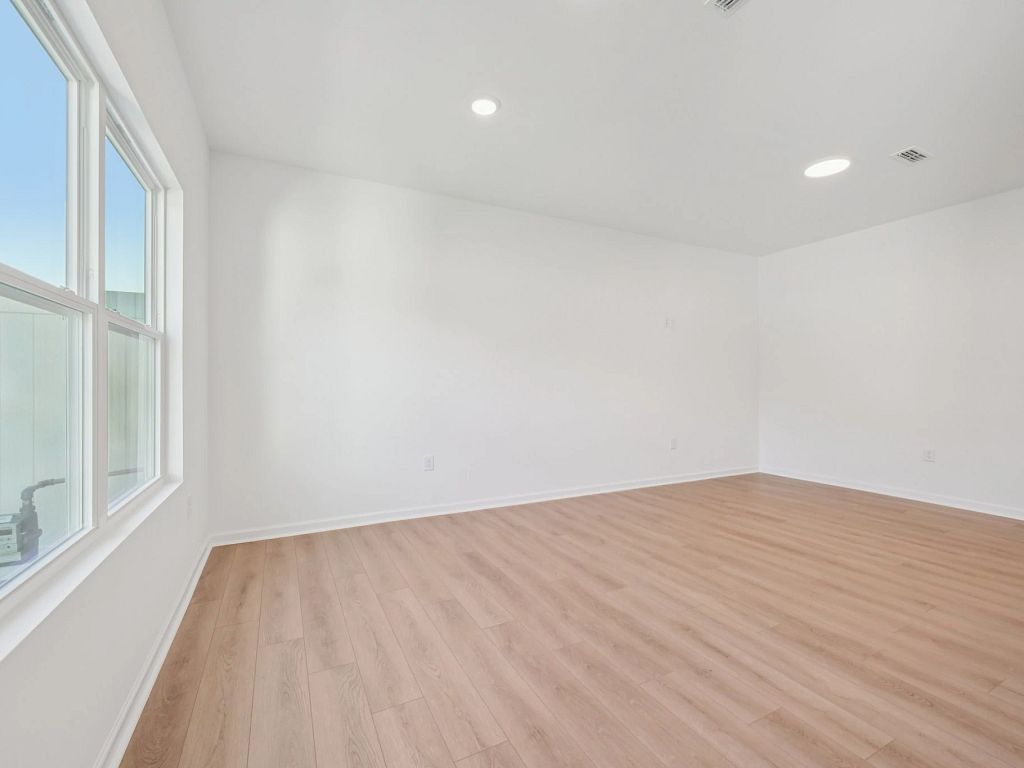 Towns at The Point - Dogwood Interior Image 12