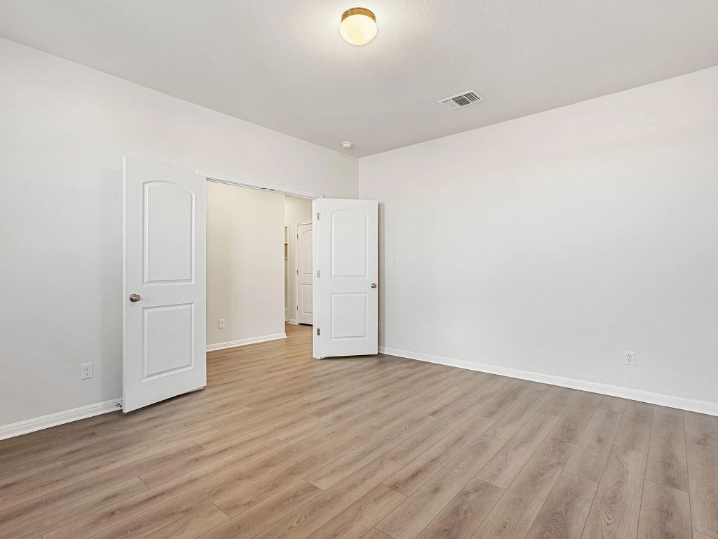 The Colony - Somerville Interior Image 8
