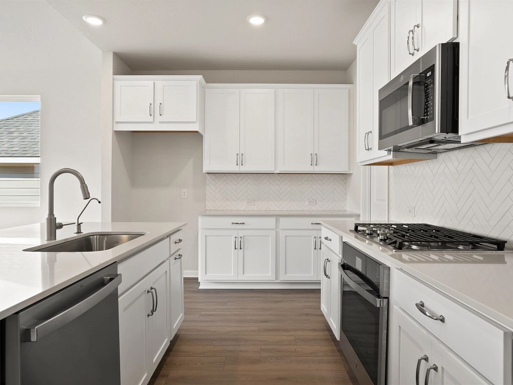 The Colony - Somerville Interior Image 14