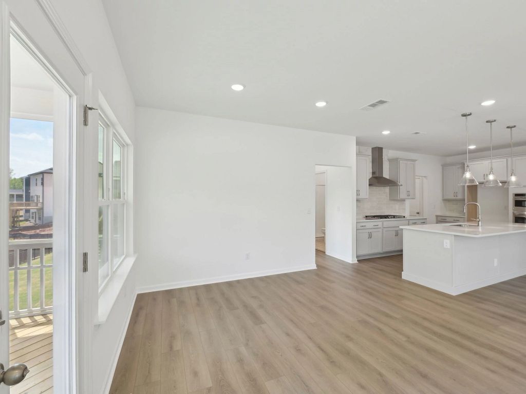 Crescent Mills - Jordan Interior Image 2