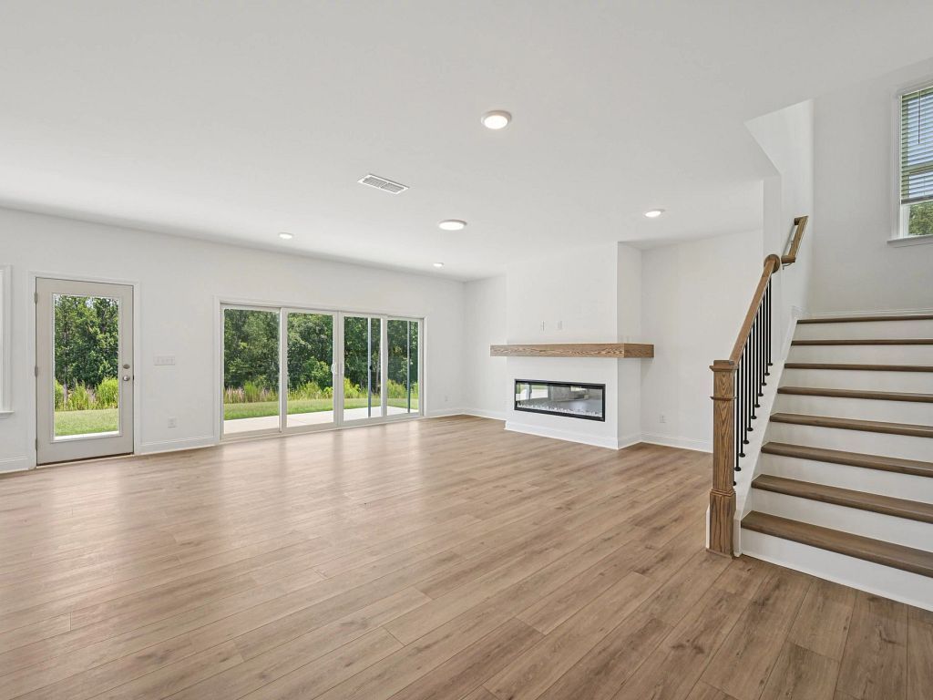 Crescent Mills - Jordan Interior Image 29