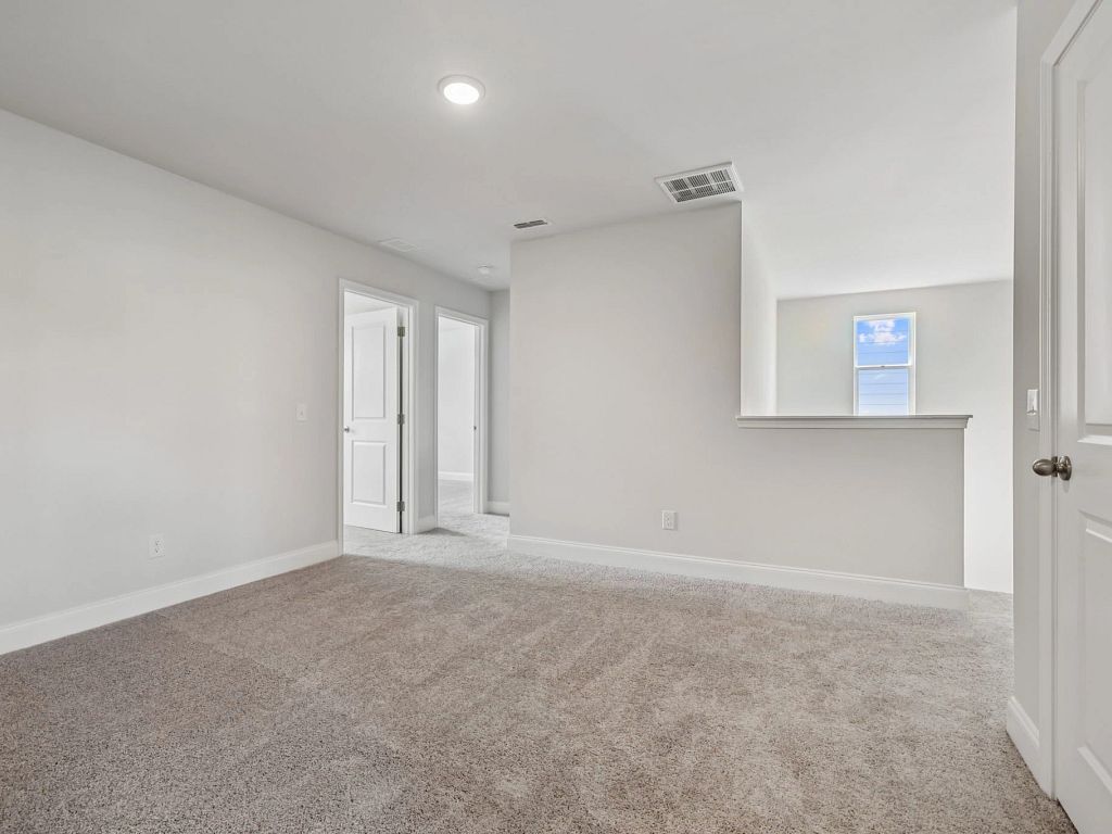 Cades Bluff - Brentley Interior Image 9