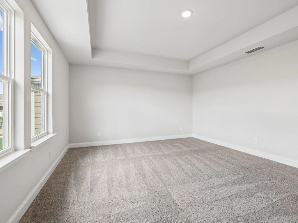 Cades Bluff - Brentley Interior Image 10