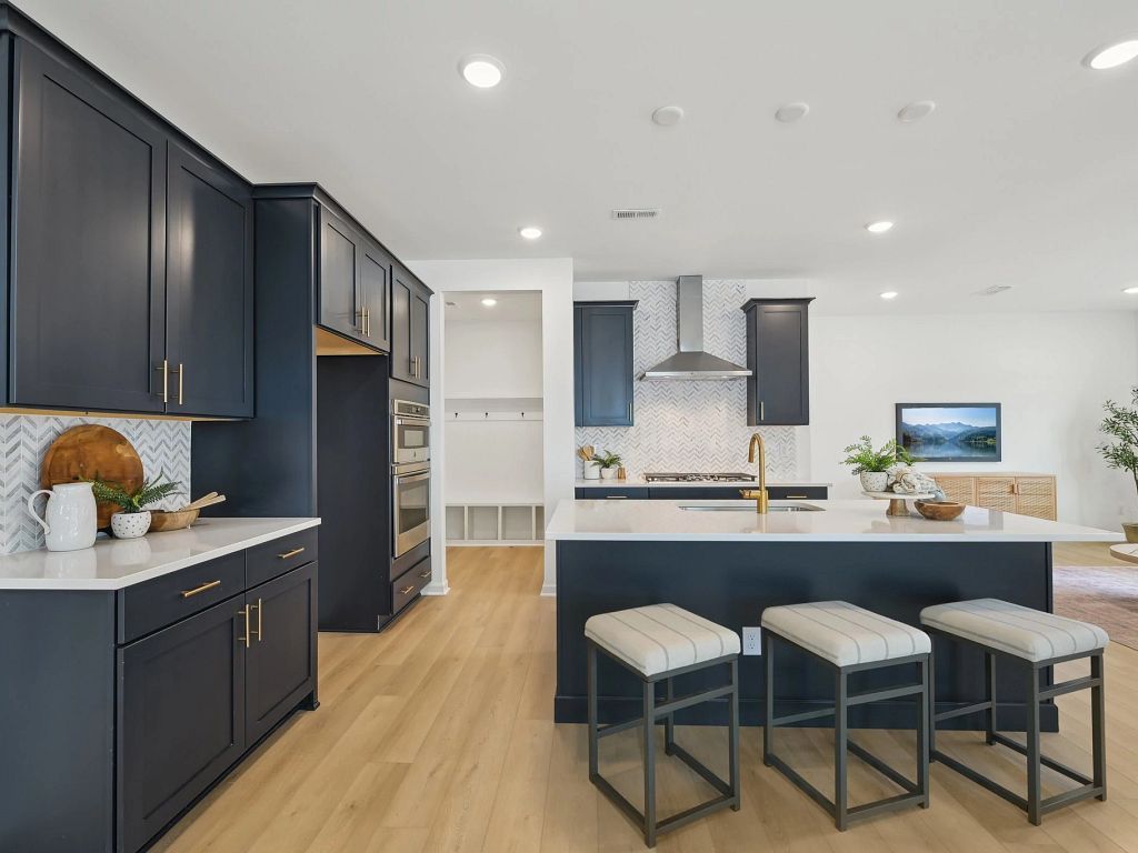 Crescent Mills - Leland Interior Image 2