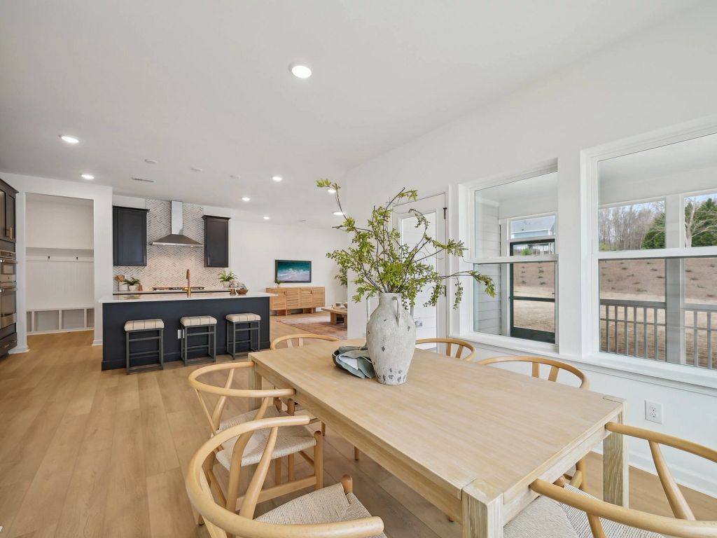 Crescent Mills - Leland Interior Image 5