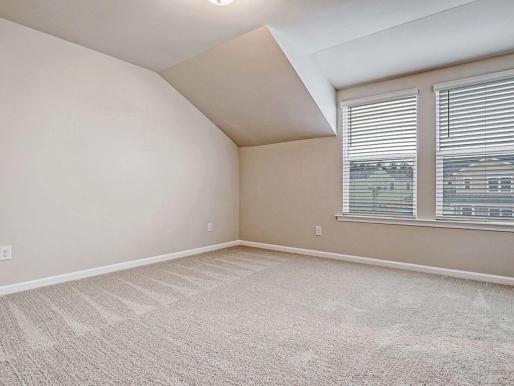 Watson Hill - Washington Interior Image 12