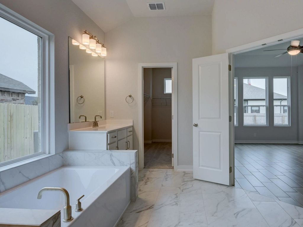 Saddlebrook Ranch - Guadalupe  Interior Image 13