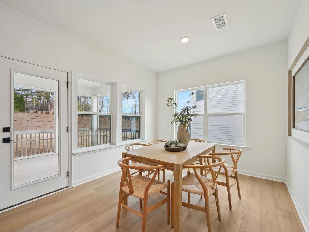 Crescent Mills - Leland Interior Image 9