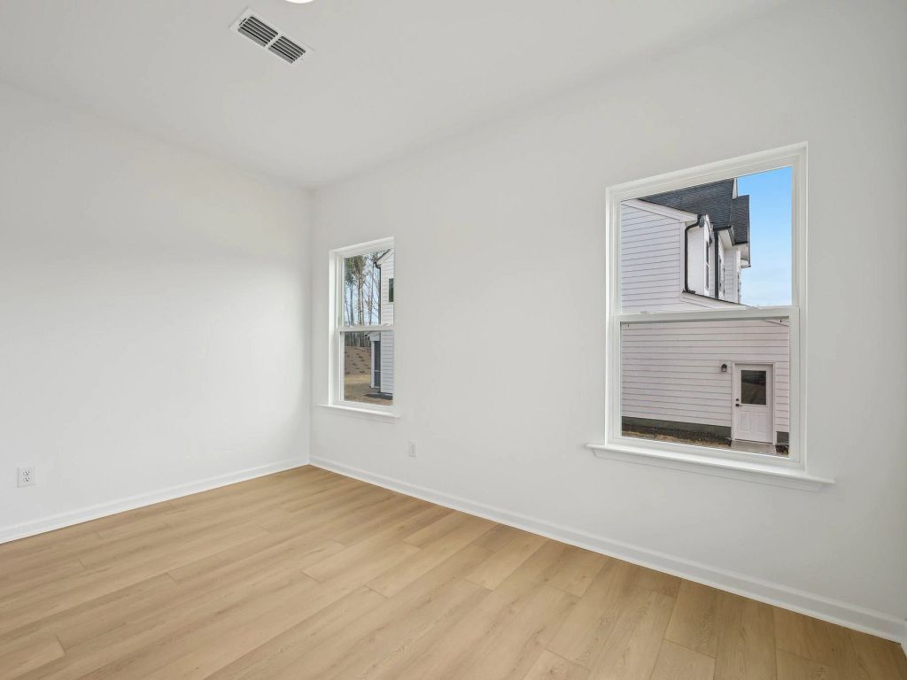 Crescent Mills - Leland Interior Image 22