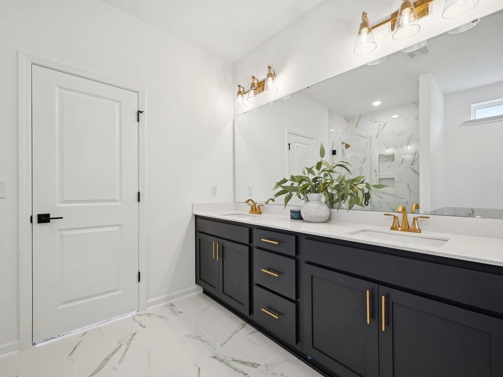 Crescent Mills - Leland Interior Image 27