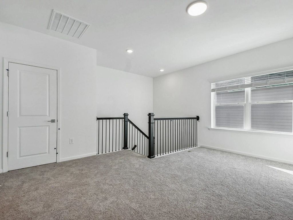 Crescent Mills - Macon Interior Image 14