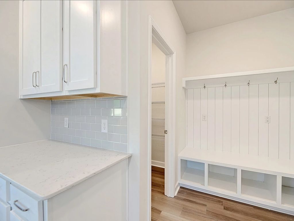 Watson Hill - Monroe Interior Image 14