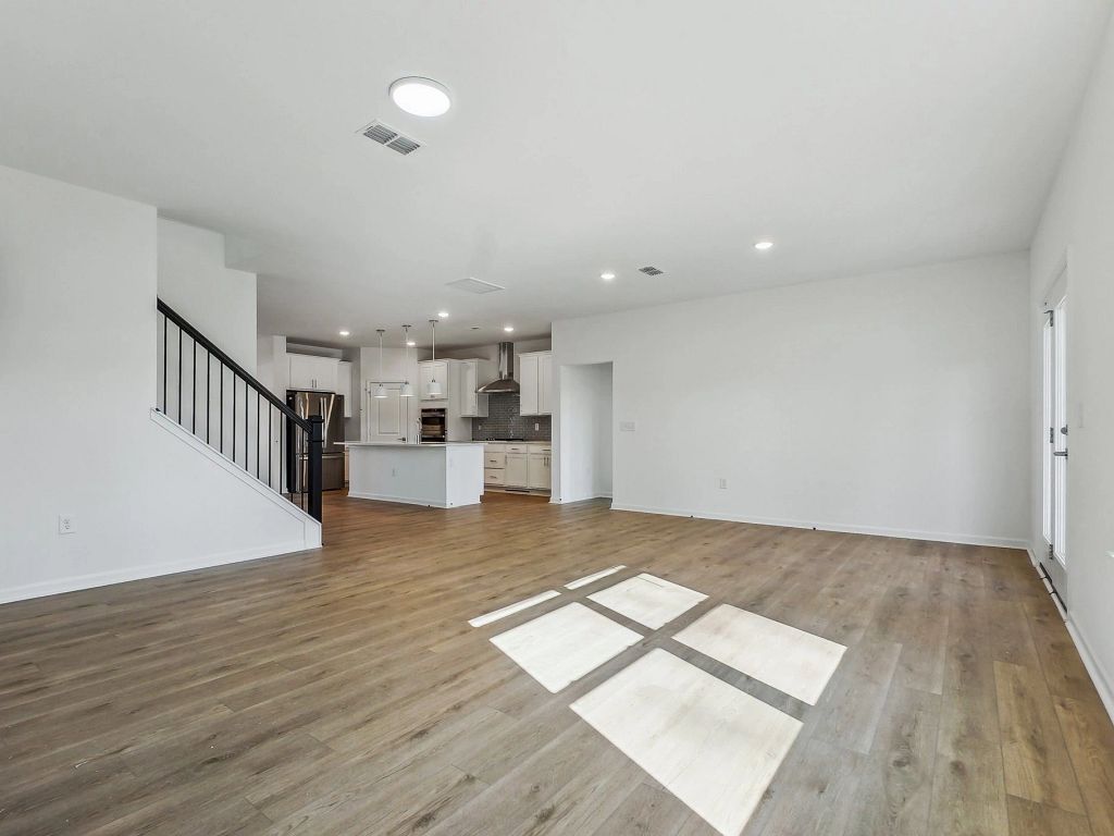 Crescent Mills - Macon Interior Image 19