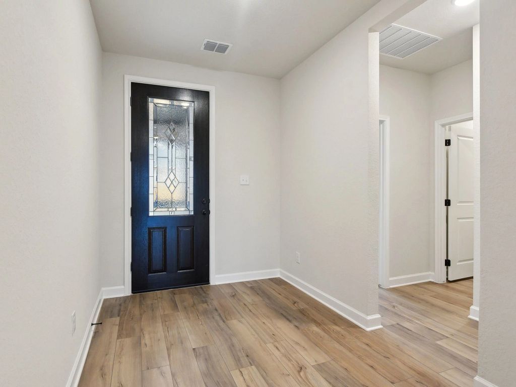 Hennersby Hollow - Makenzie Interior Image 5