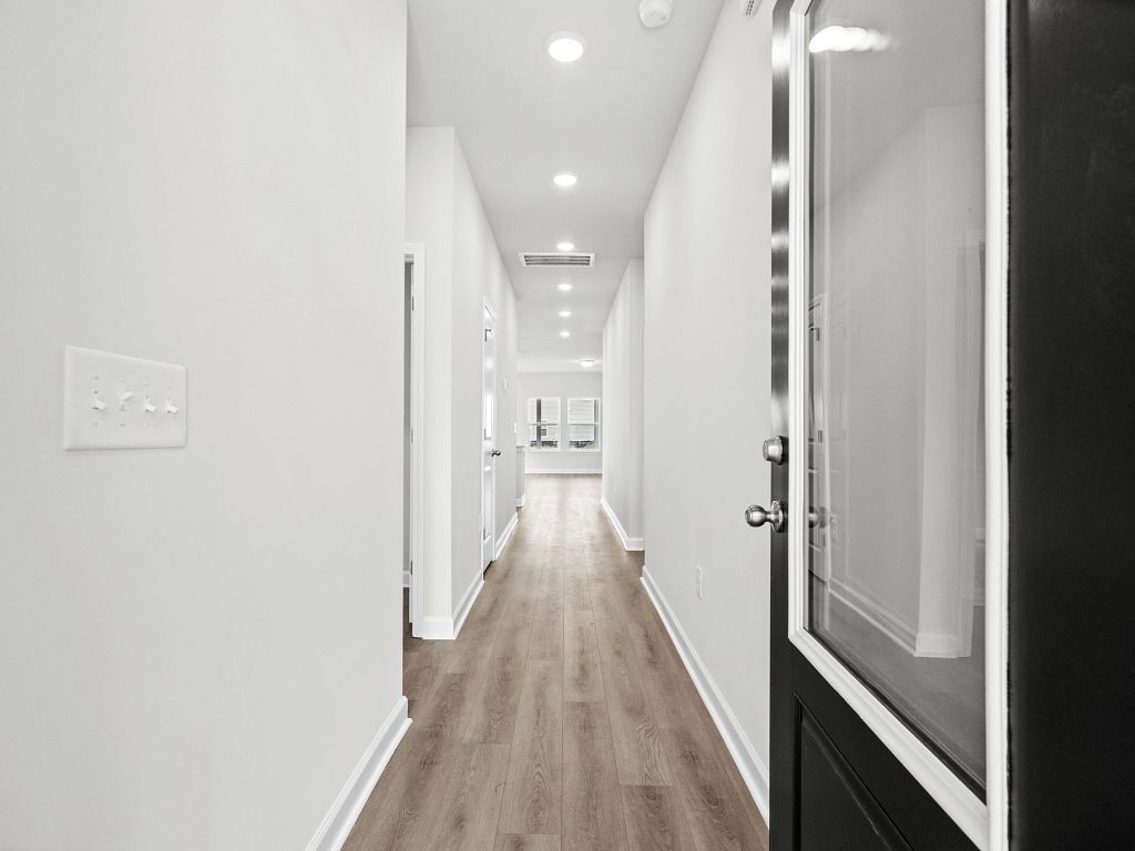 Watson Hill - Madison Interior Image 2