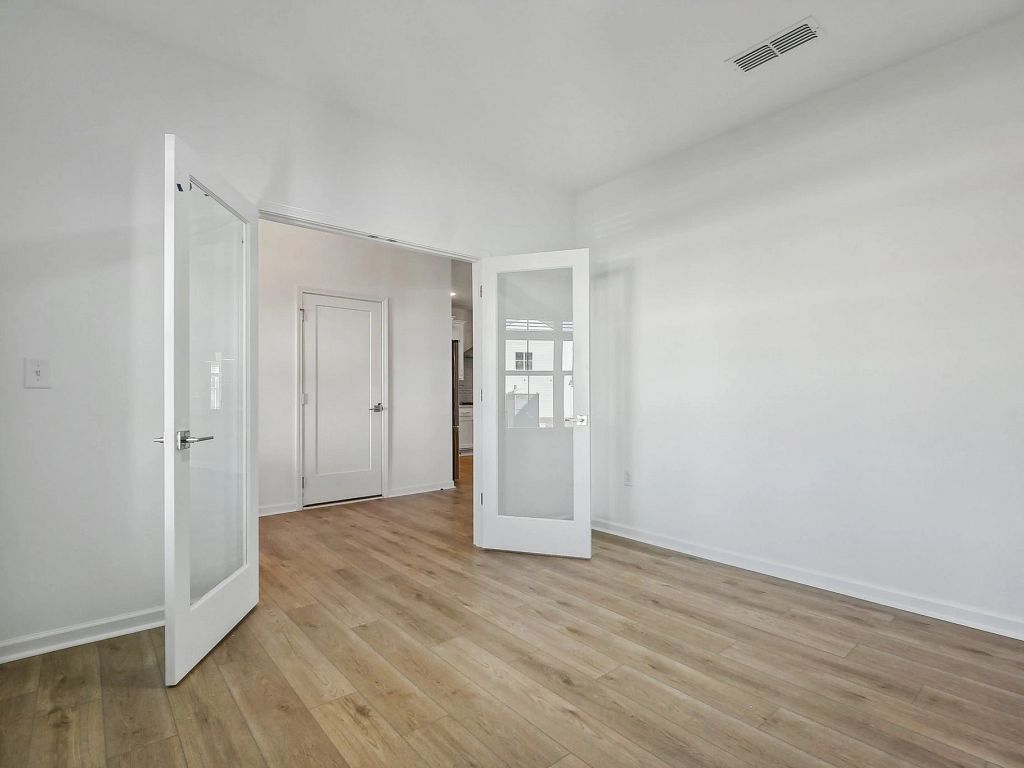 Crescent Mills - Macon Interior Image 21