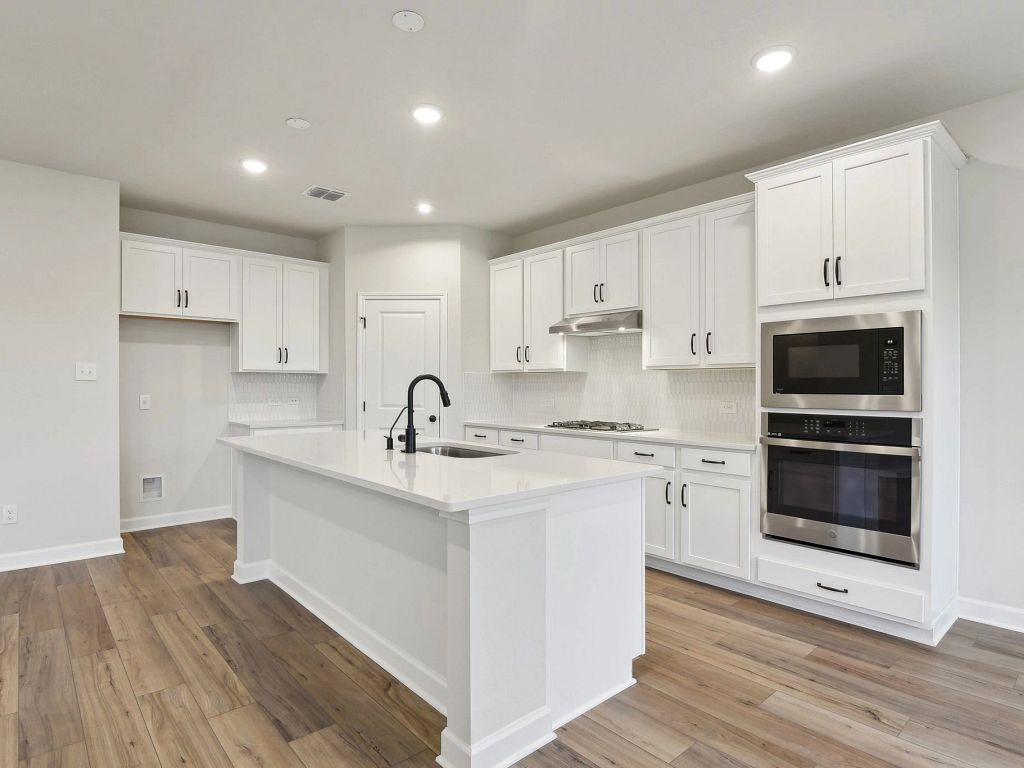 Hennersby Hollow - Makenzie Interior Image 9