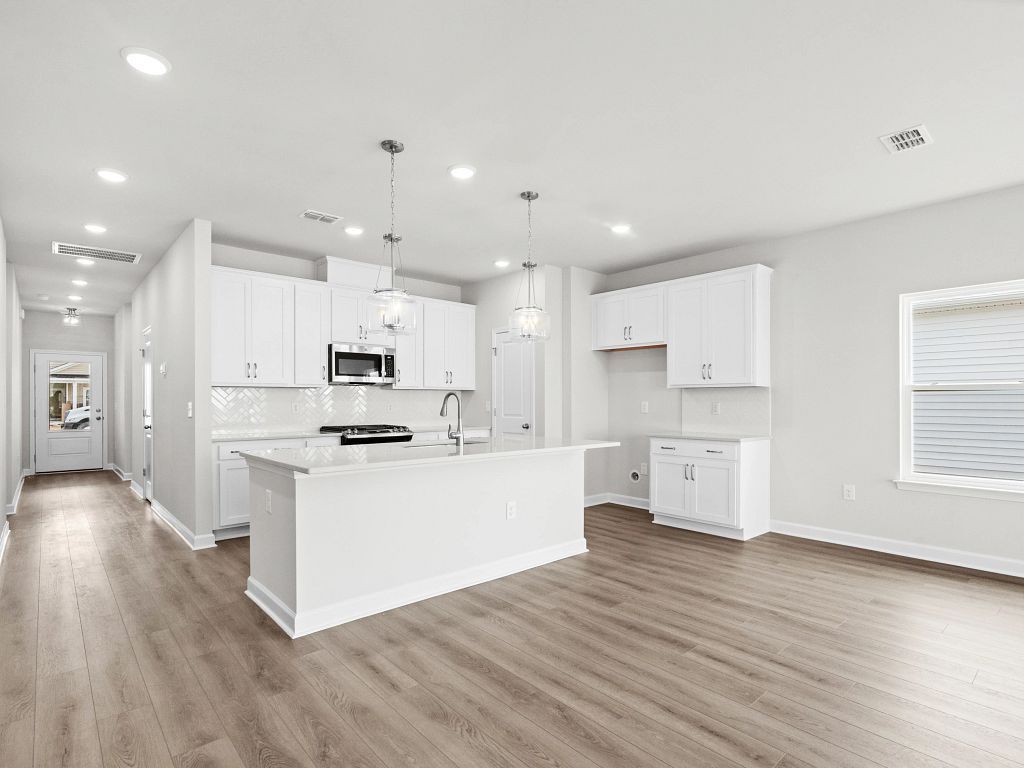 Watson Hill - Madison Interior Image 6