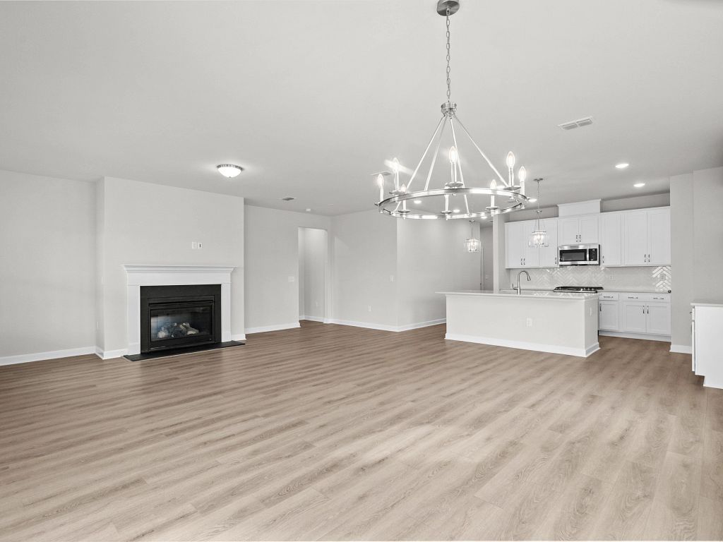 Watson Hill - Madison Interior Image 8