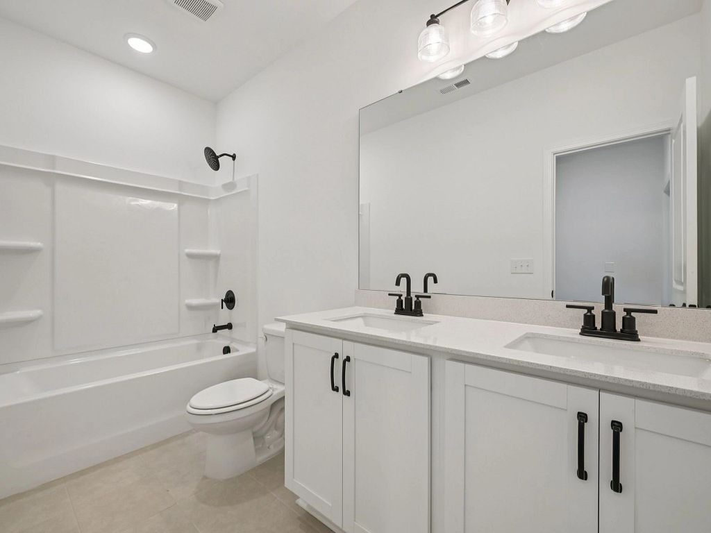 Crescent Mills - Macon Interior Image 29