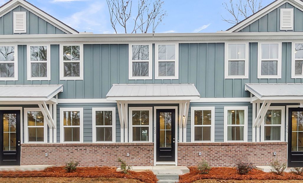 453 Martins Creek Blvd (Trolley)