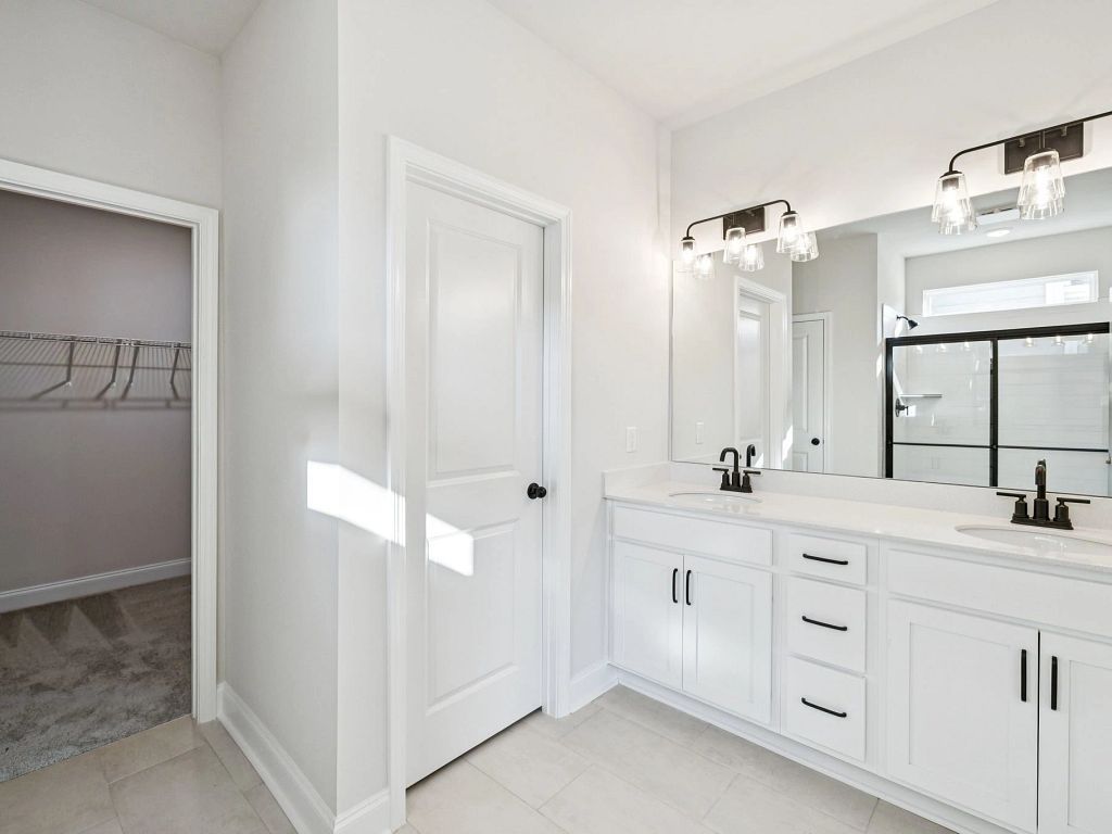 Ascent at Arbor Ridge - Washington Interior Image 10