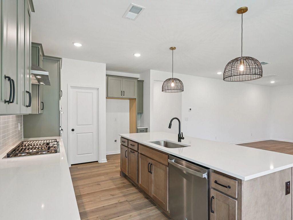 Crescent Mills - Macon Interior Image 36