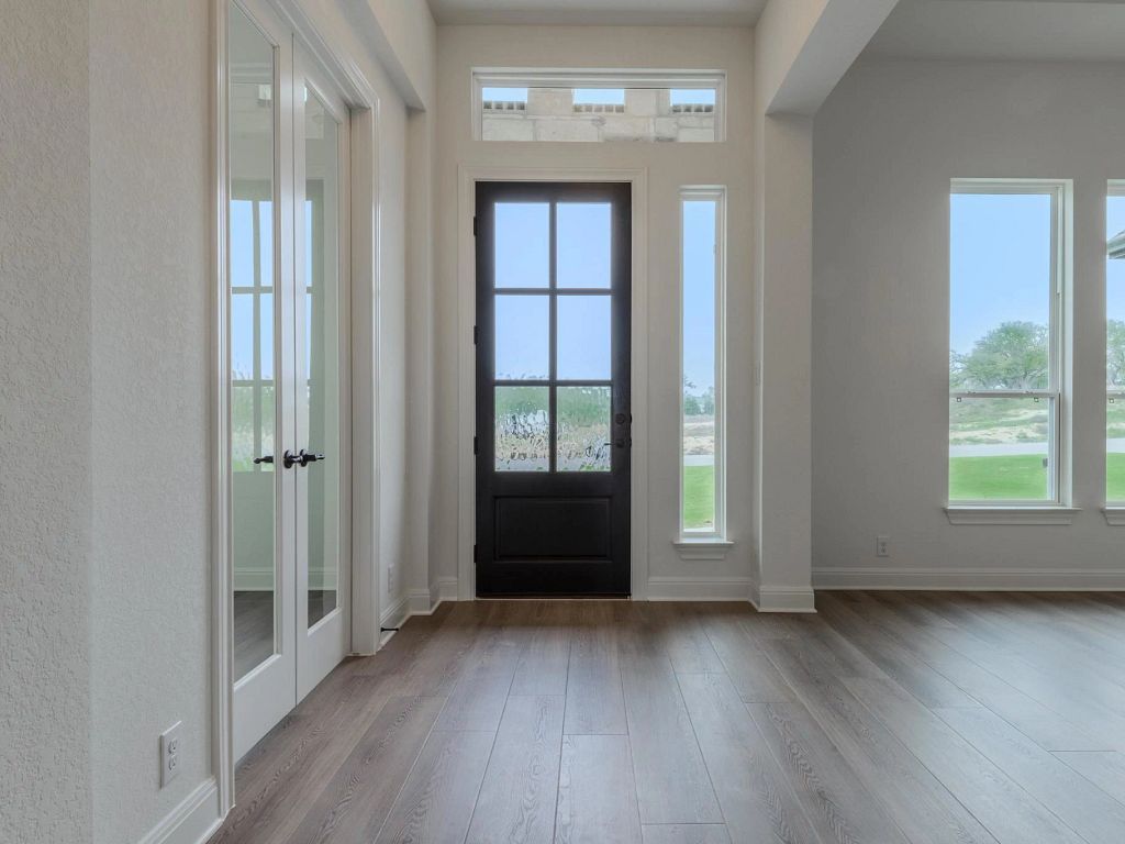 Waldsanger - Avalon II Interior Image 3