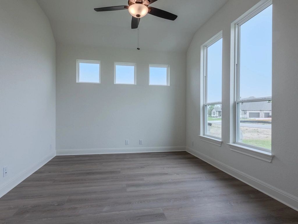 Waldsanger - Avalon II Interior Image 5