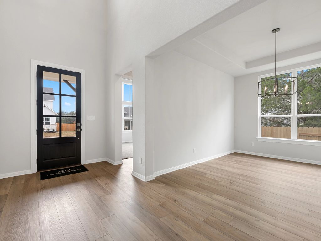 Provence - Lexington Interior Image 2