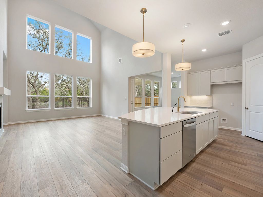 Provence - Lexington Interior Image 4