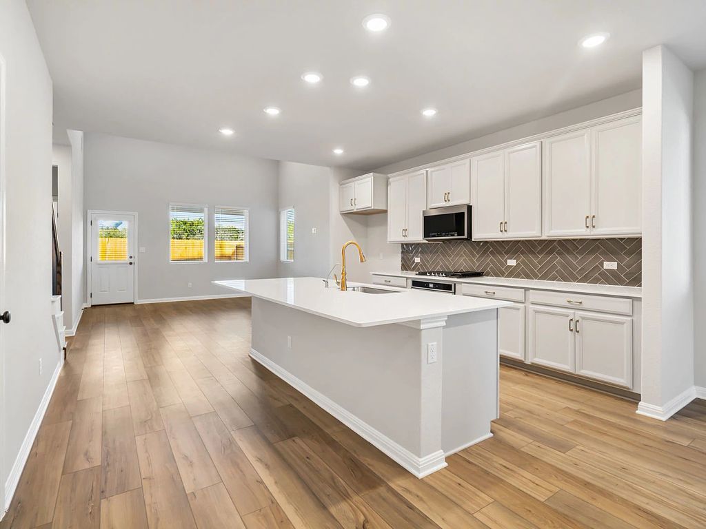 The Trails at Carmel - Granbury Interior Image 40