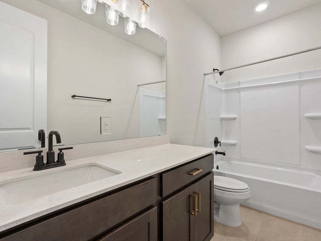 The Colony - Texoma Interior Image 18