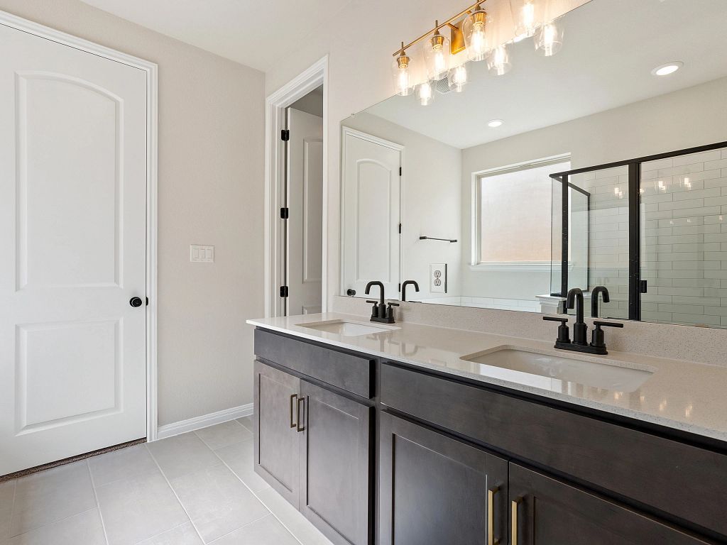 The Colony - Texoma Interior Image 28