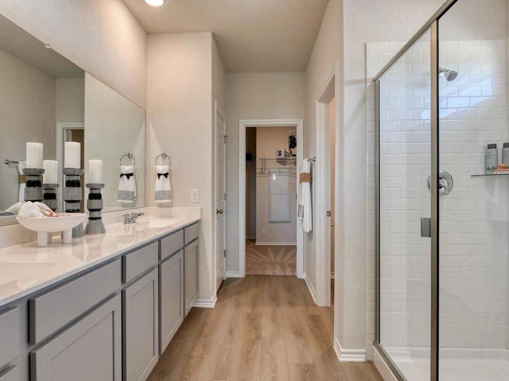 Hennersby Hollow - Granbury Interior Image 9