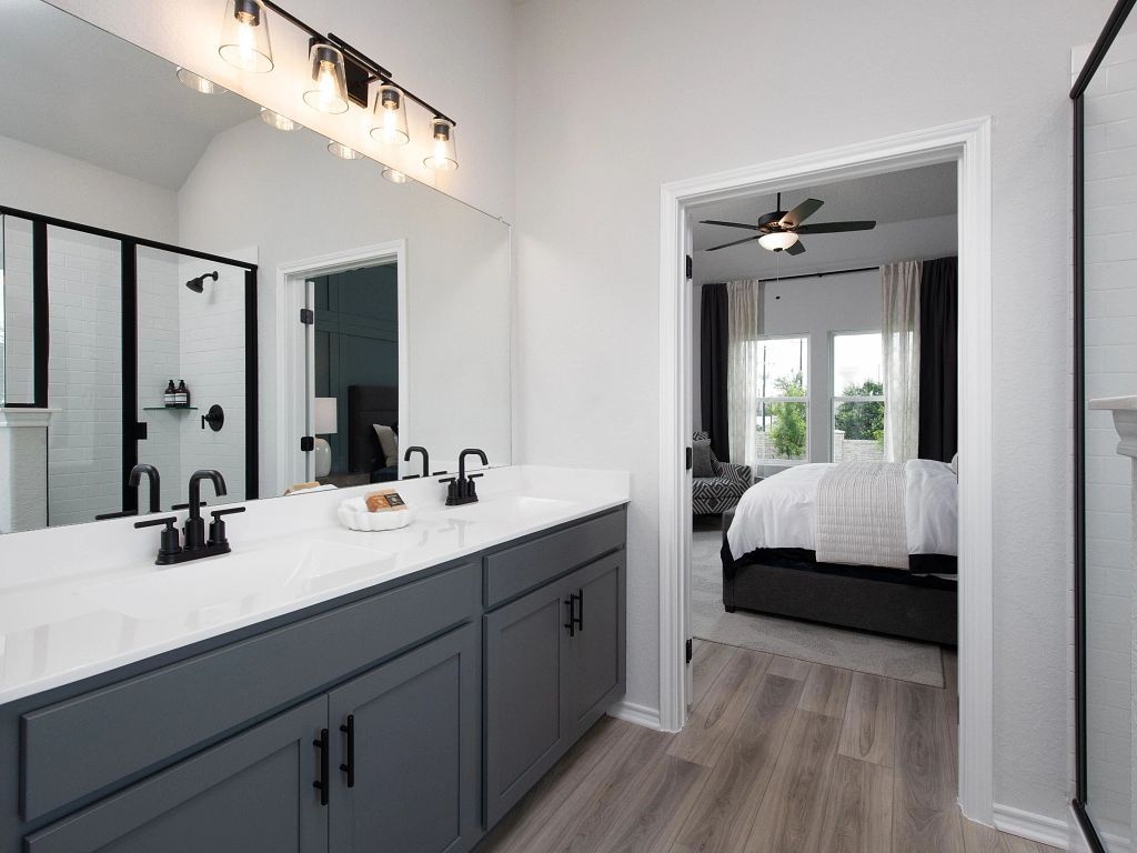 Arcadia Ridge - Iris Interior Image 8