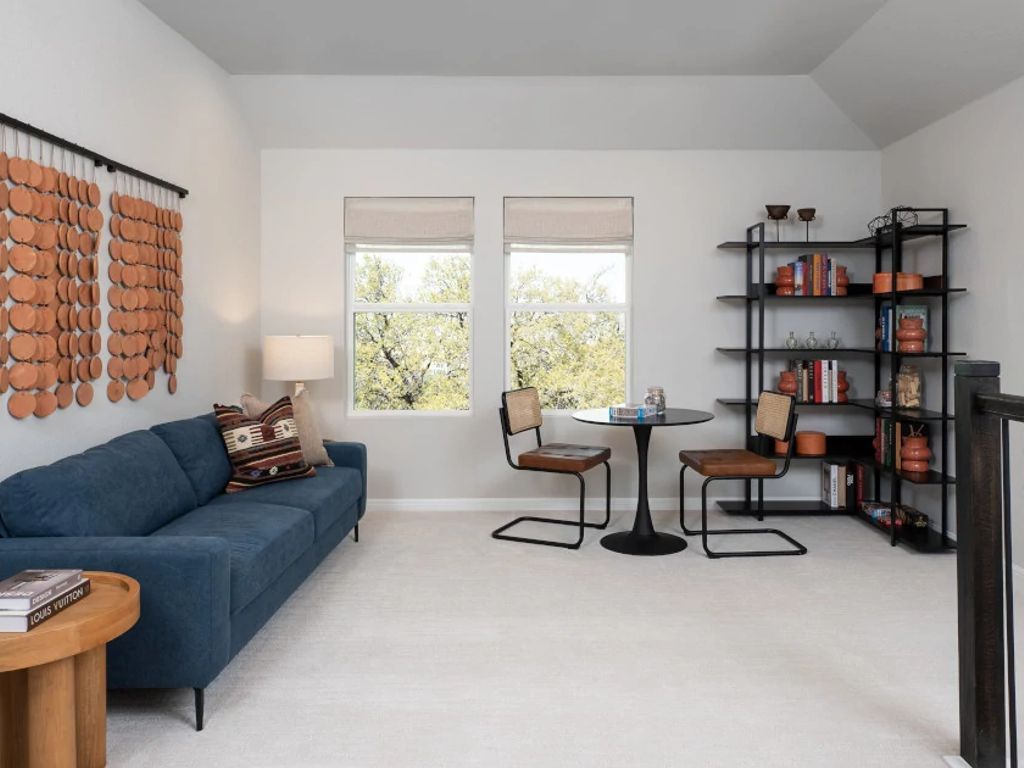 Lariat - McKinney Interior Image 9
