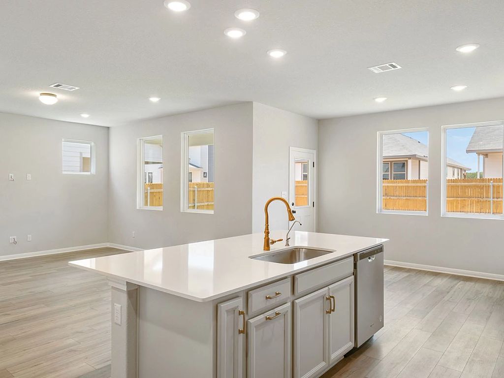 Cannon Ranch - Conroe Interior Image 9