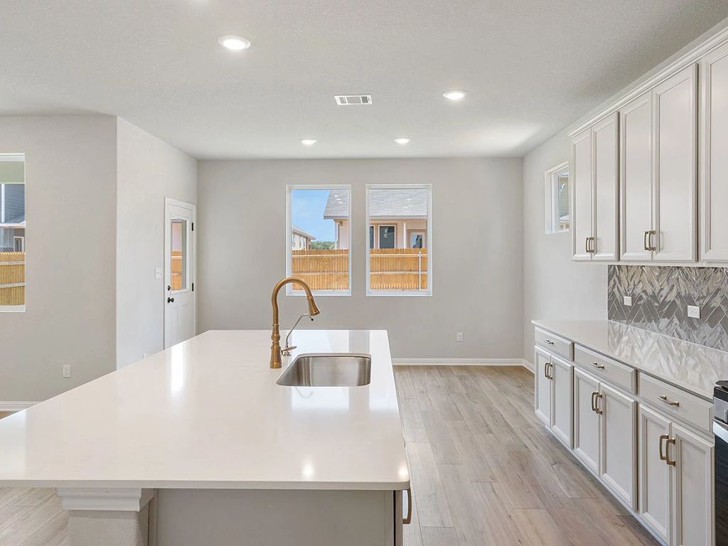 Cannon Ranch - Conroe Interior Image 11