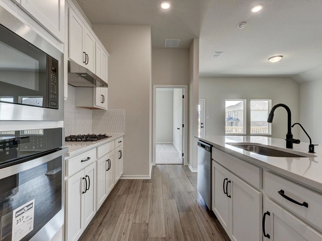 Arcadia Ridge - Sage Interior Image 6