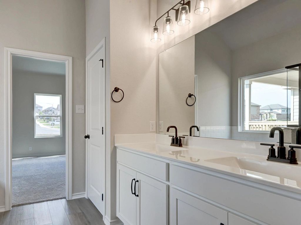 Arcadia Ridge - Sage Interior Image 12