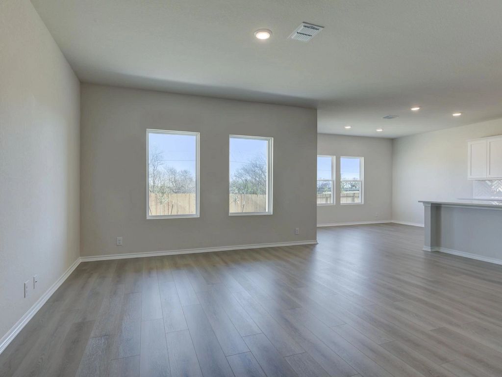 Hennersby Hollow - Placid Interior Image 6
