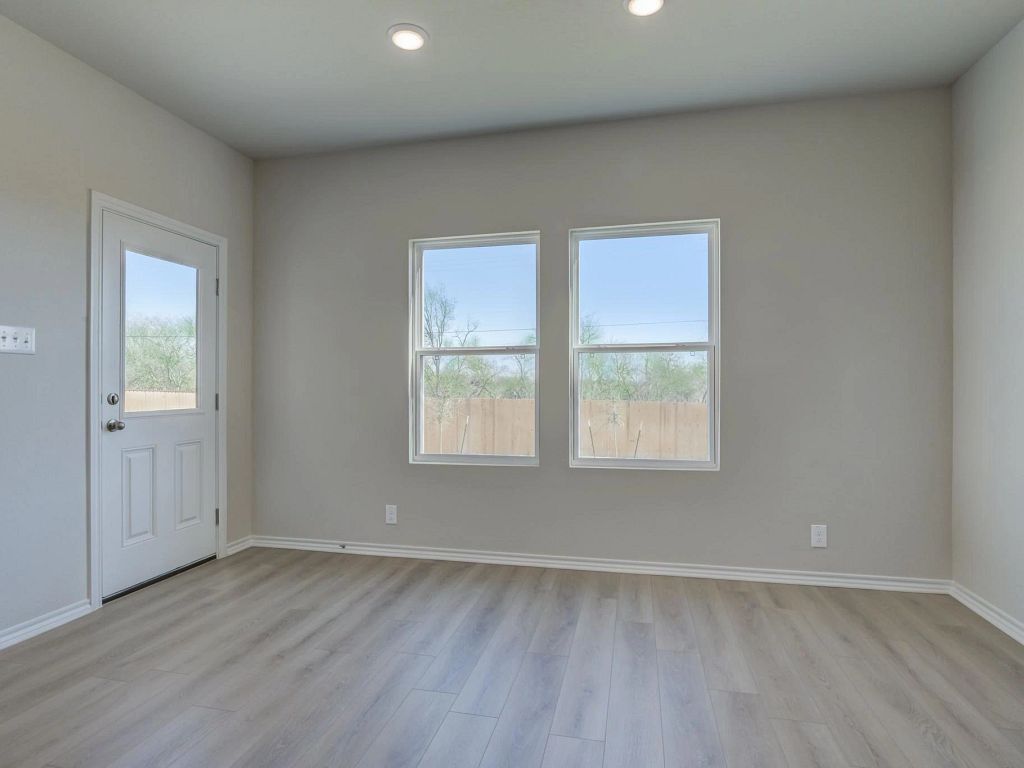 Hennersby Hollow - Placid Interior Image 12