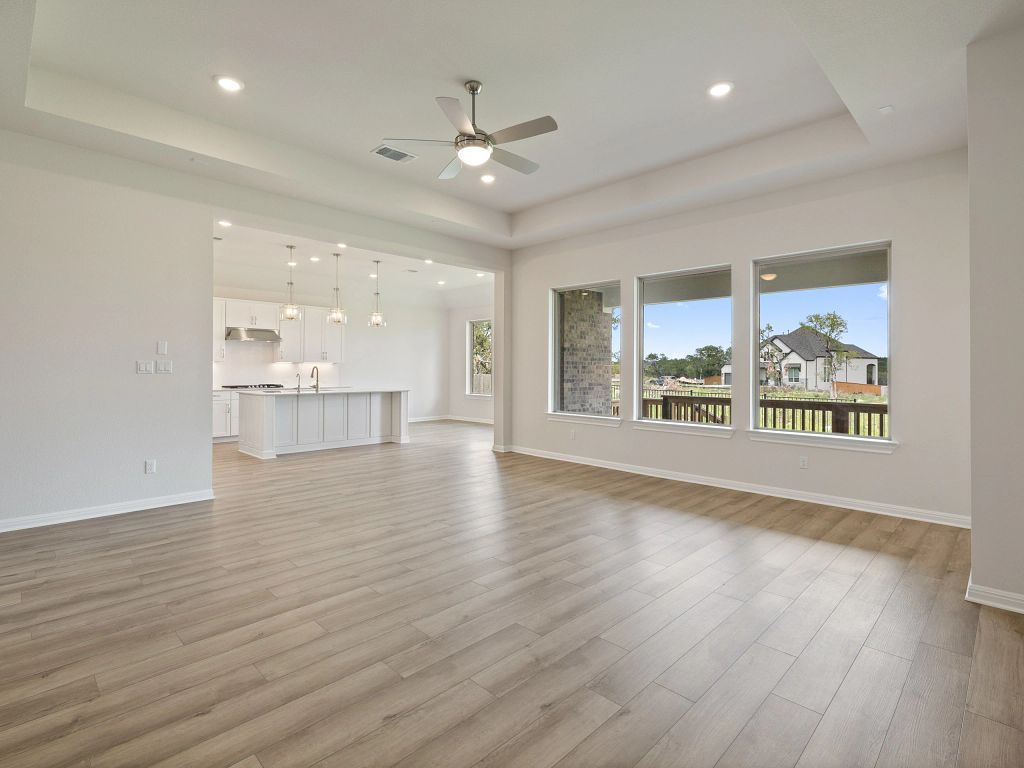 La Cima - Whitney Interior Image 8