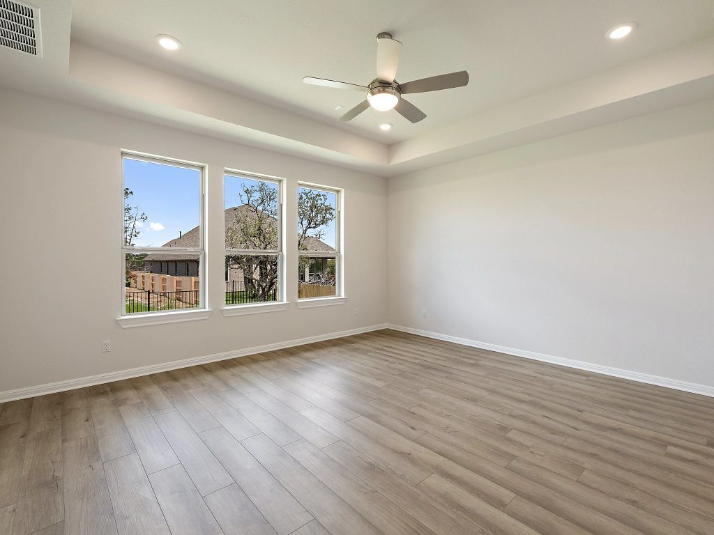 La Cima - Whitney Interior Image 13