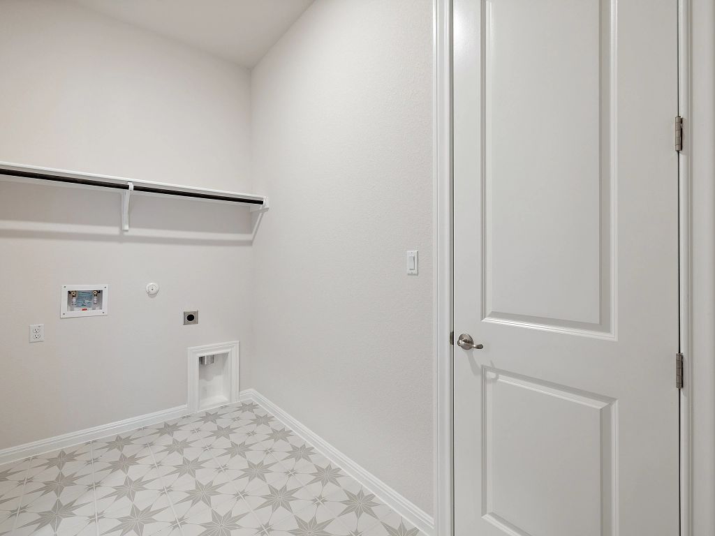 La Cima - Whitney Interior Image 19