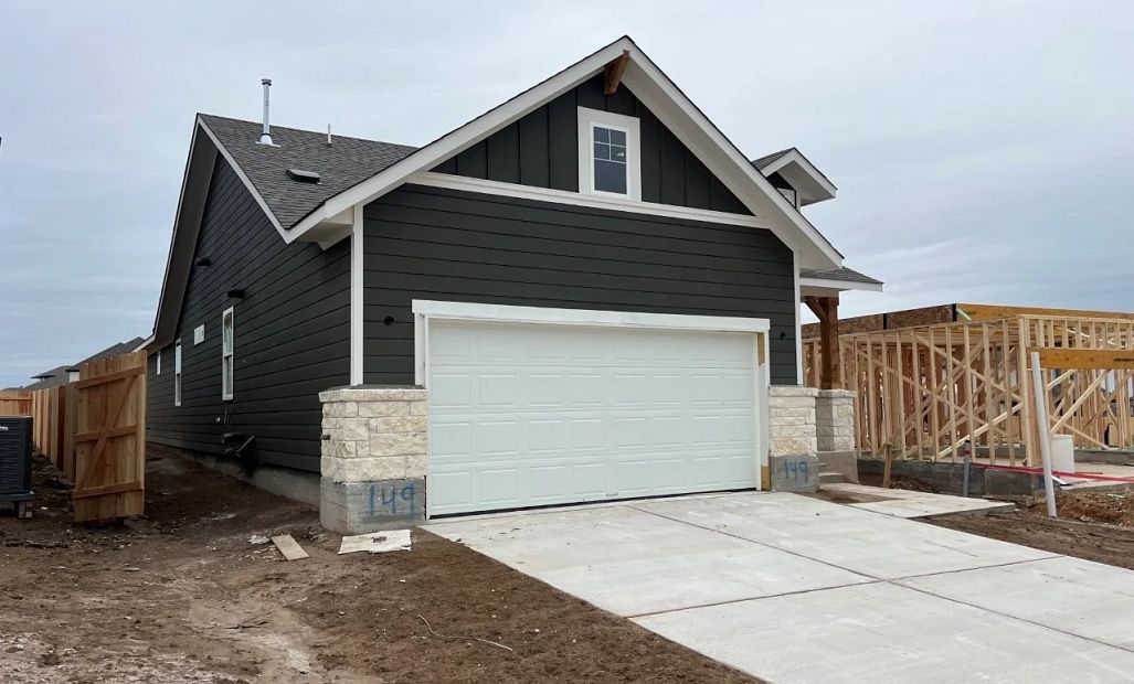 149 Clover Bend (Travis)