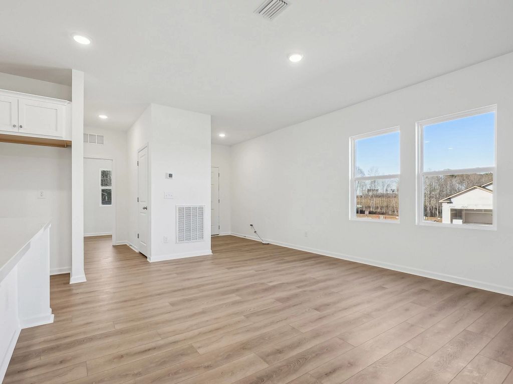 Middleton Farms - Timber Interior Image 16